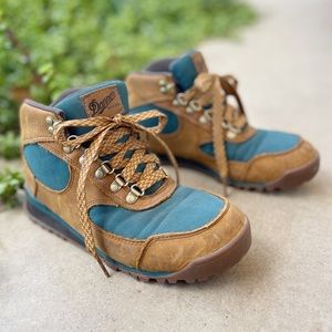 Danner Women's Jag Hiking Boots in Distressed Brown/Deep Teal, Size US 7